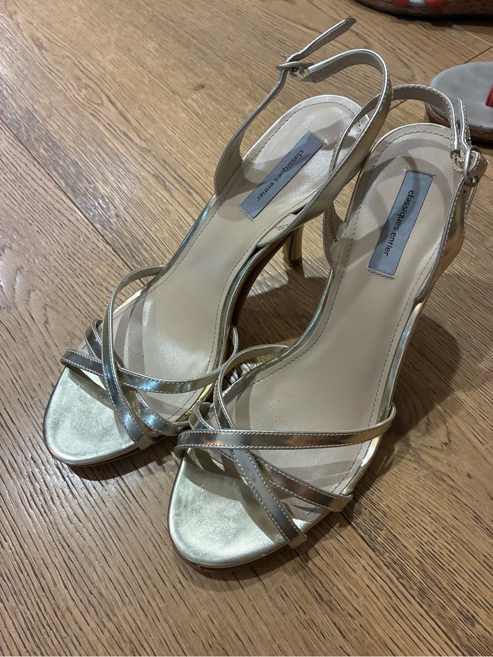 Classiques Entier champagne gold Metallic Strappy Slingback Heels size 8 leather